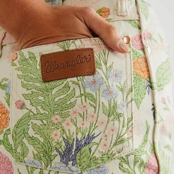 Wrangler Wanderer 622 High Rise Flare Floral Denim Jeans Size 27/32 NWT - Picture 7 of 10